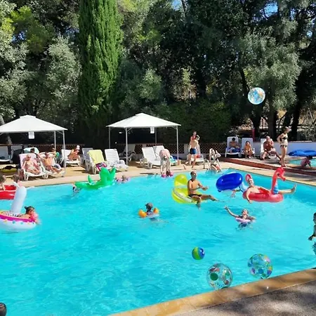 4 Etoiles - Piscine - Ccbfibg 4*